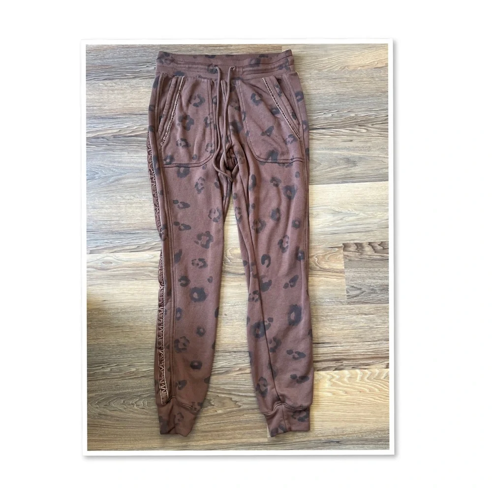 Splendid Corinna Jogger - Picture 2 of 11
